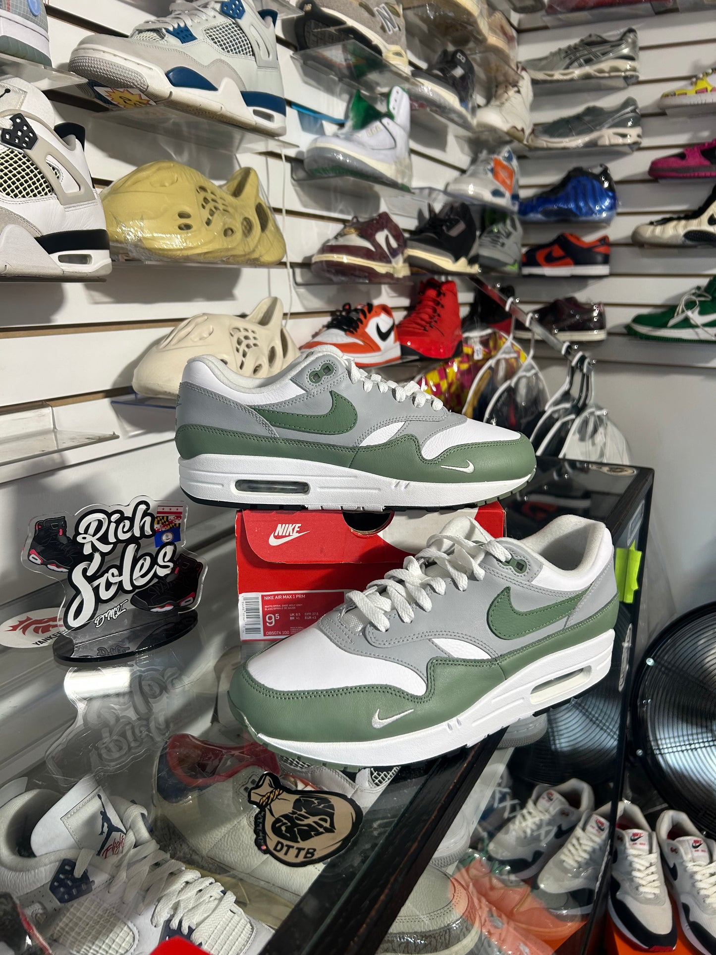 Spiral Sage Air Max 1