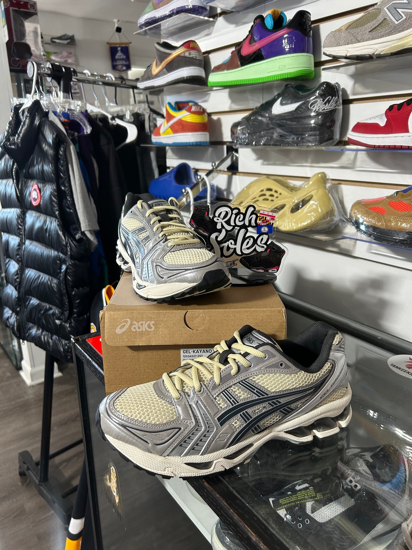Oyster/Grey Kayano 14