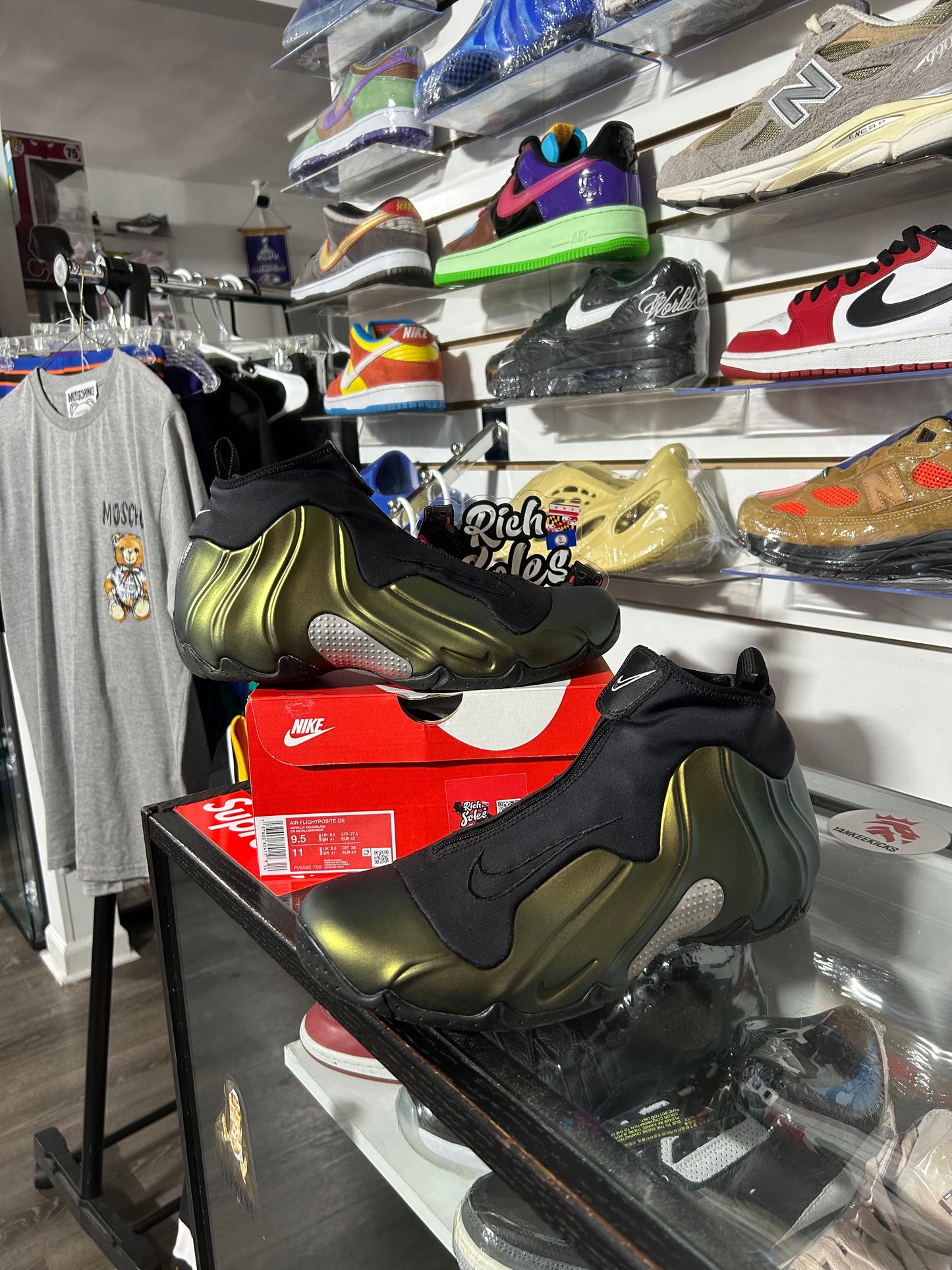 Air Flightposite ‘Metallic Gold’