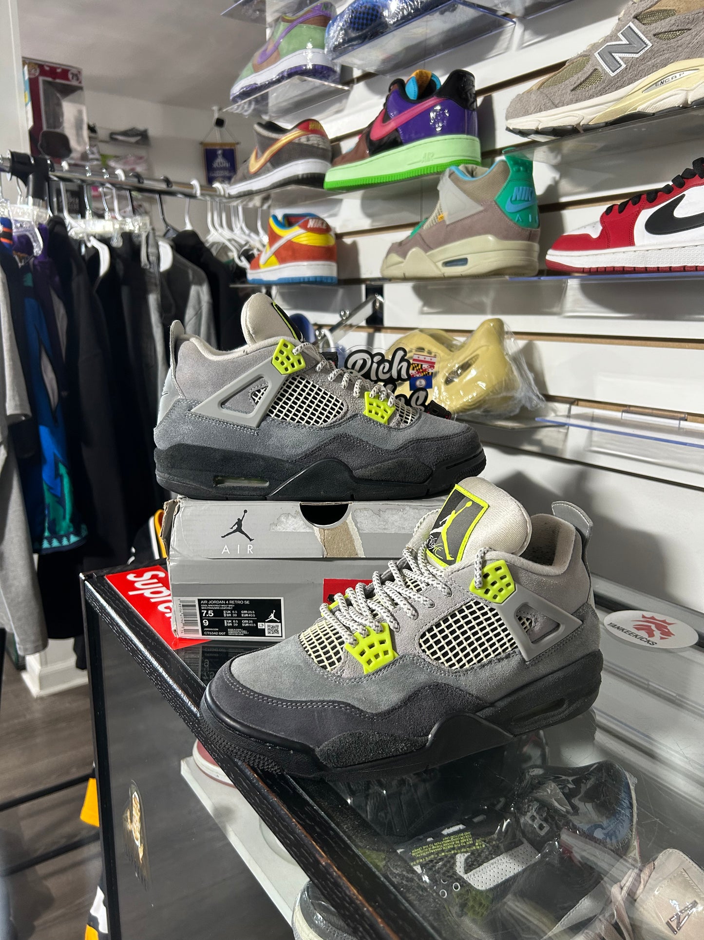 SE 95 Neon 4’s