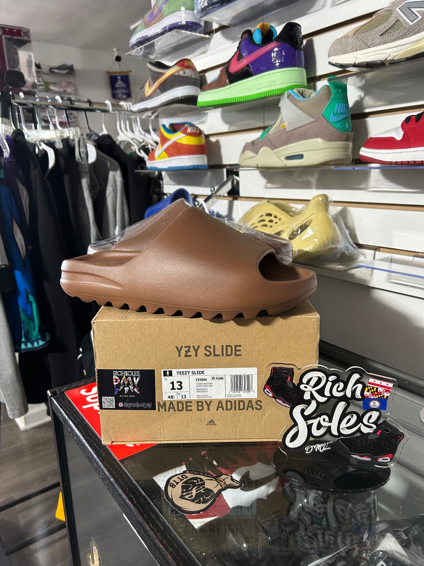 Yzy Slides ‘Flax’
