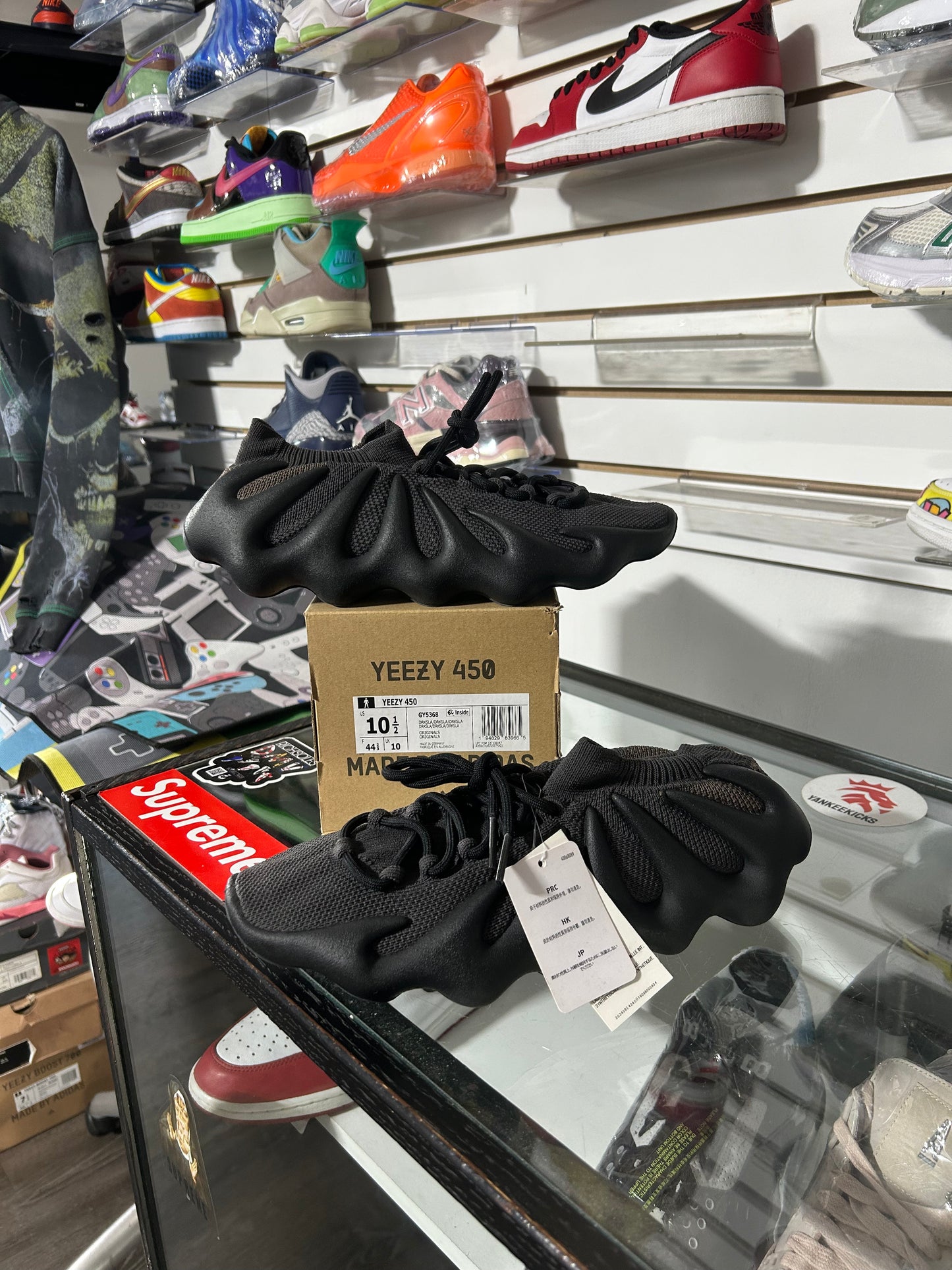 YZY Onyx 450’s