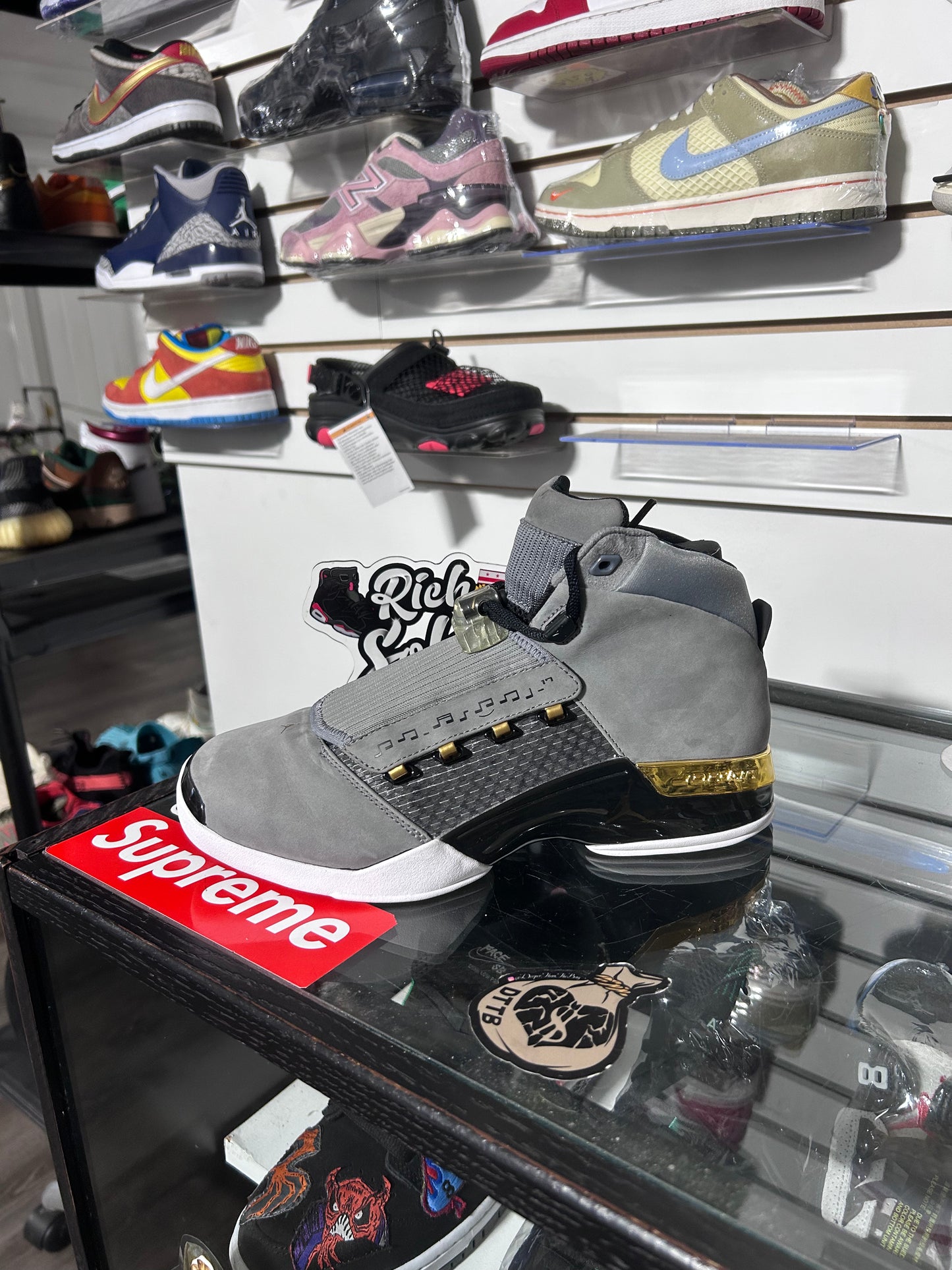 Trophy Room 17’s