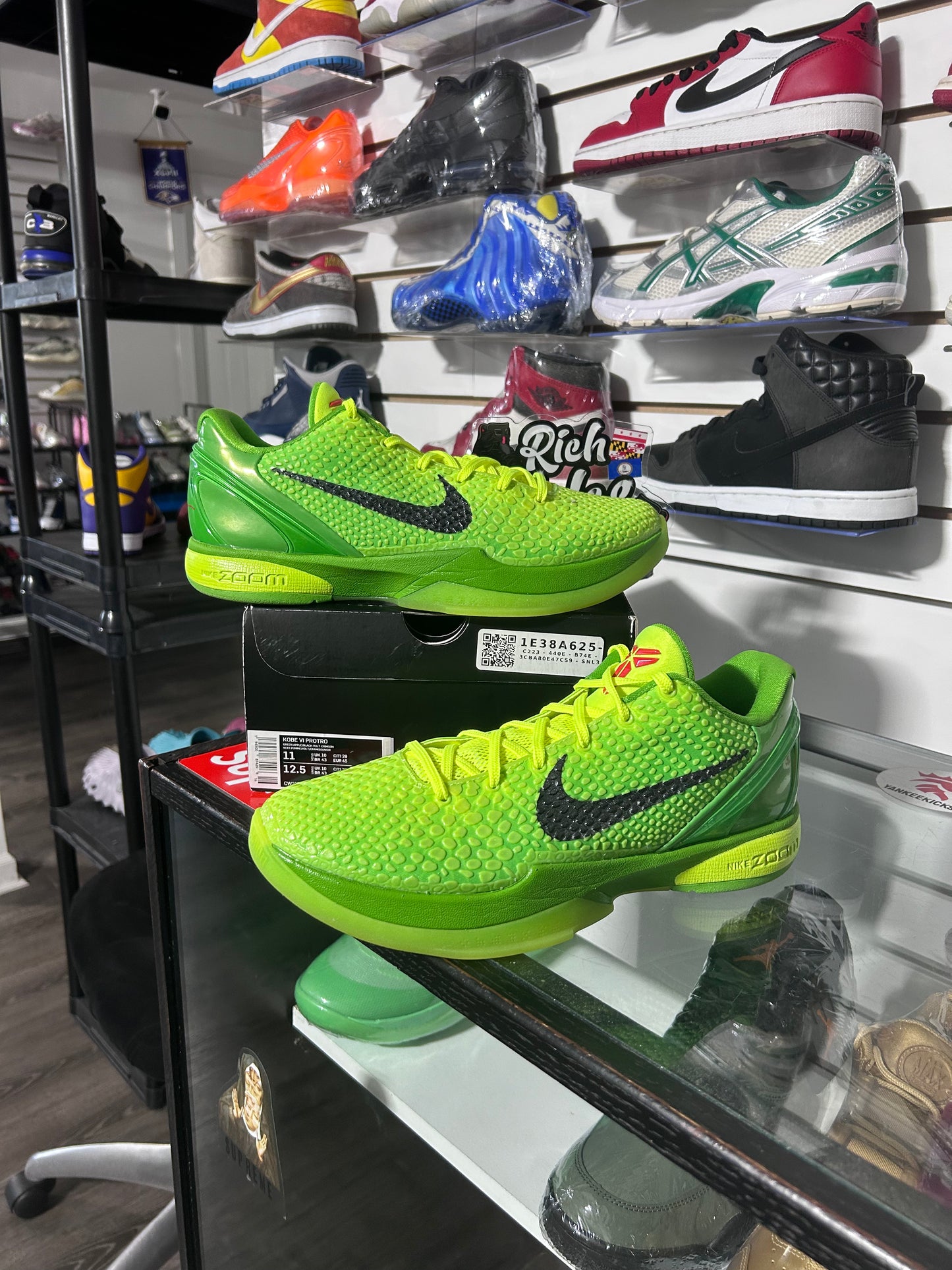 Kobe 6 Protro ‘Grinch’