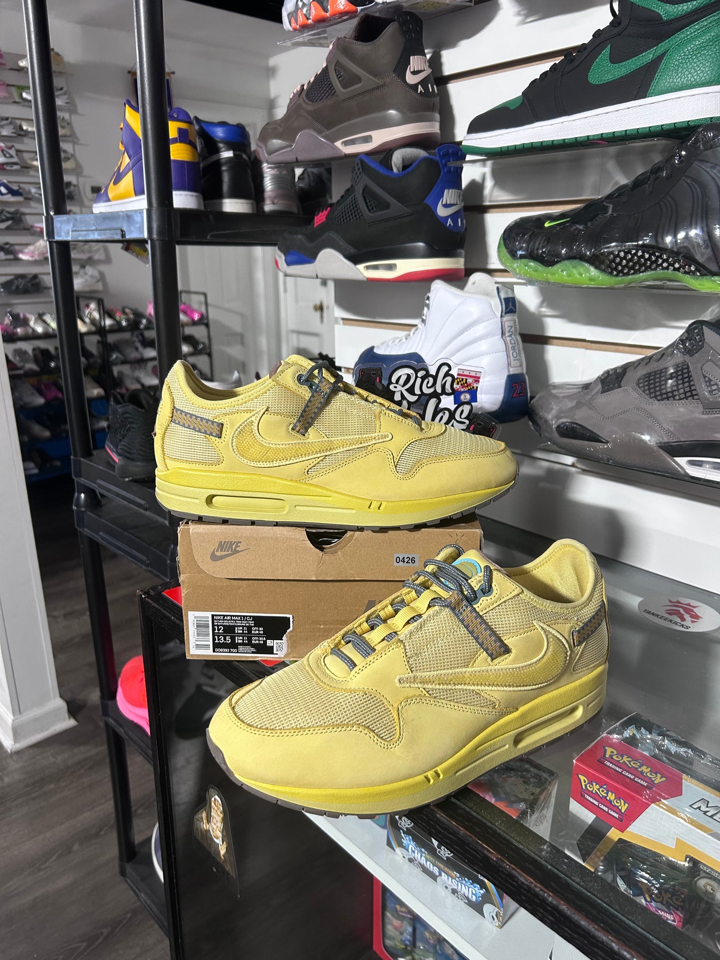 Air Max 1 Cactus Jack ‘Saturn Gold’