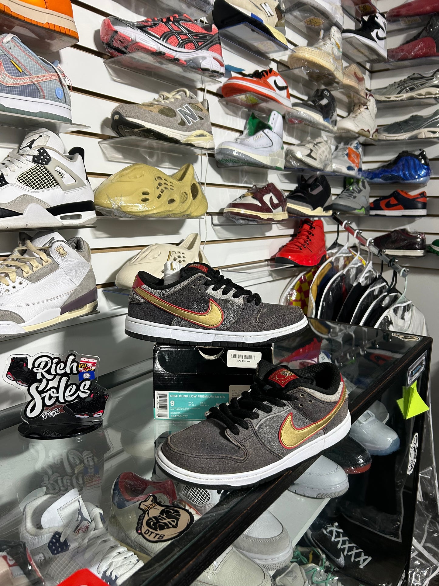 Beijing Metallic Gold SB’s
