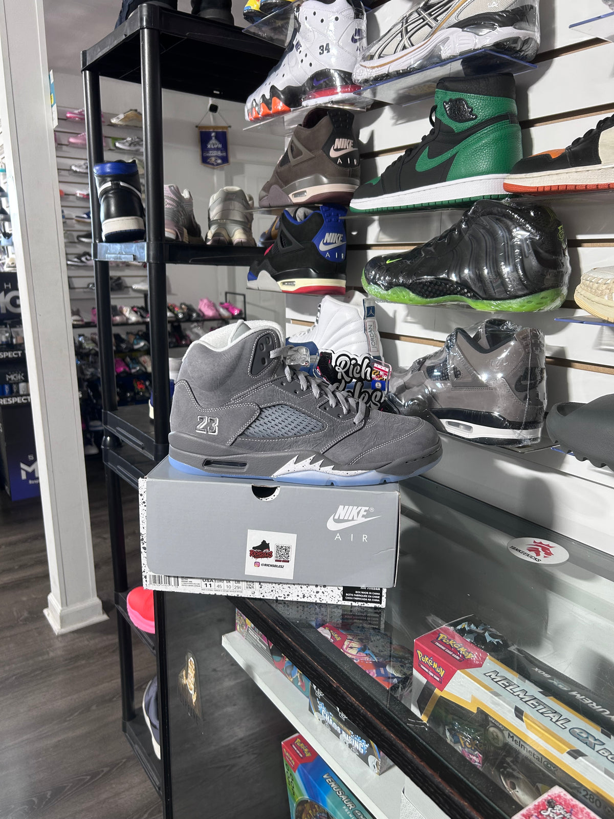 Wolf Grey 5’s