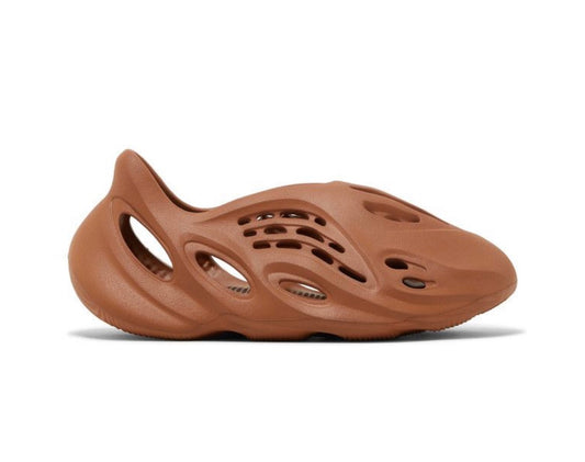 Yzy Foam RNR ‘Clay Red’