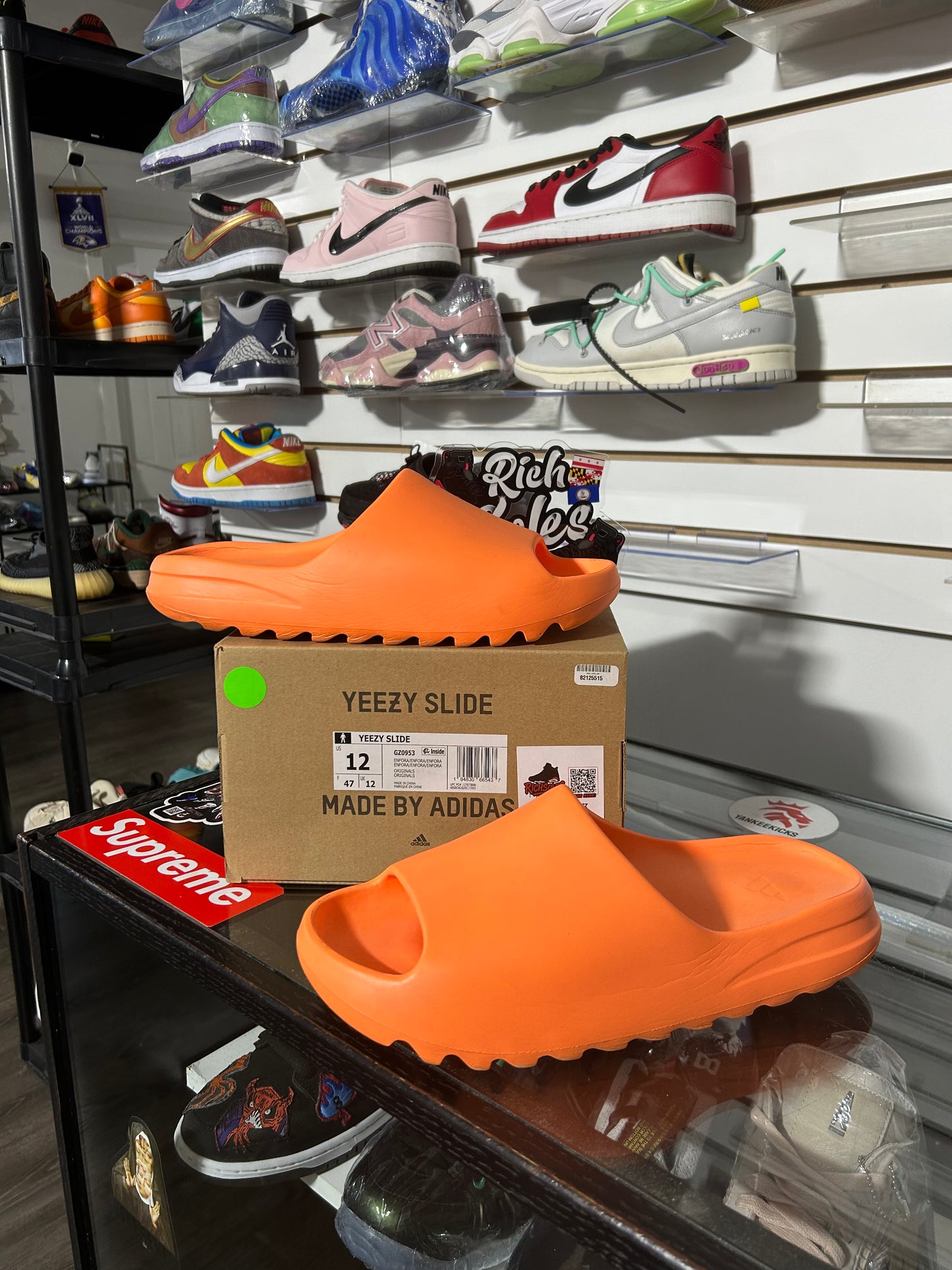 Yzy Slides ‘Enflame Orange’