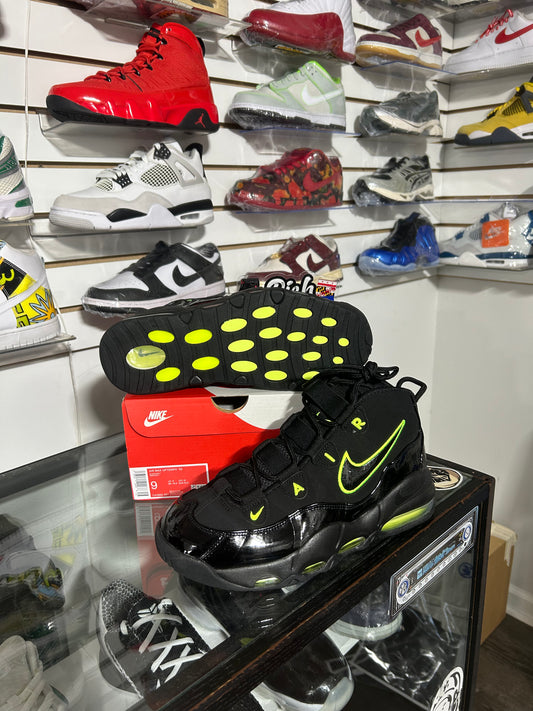 AM Uptempo ‘95 Black Neon