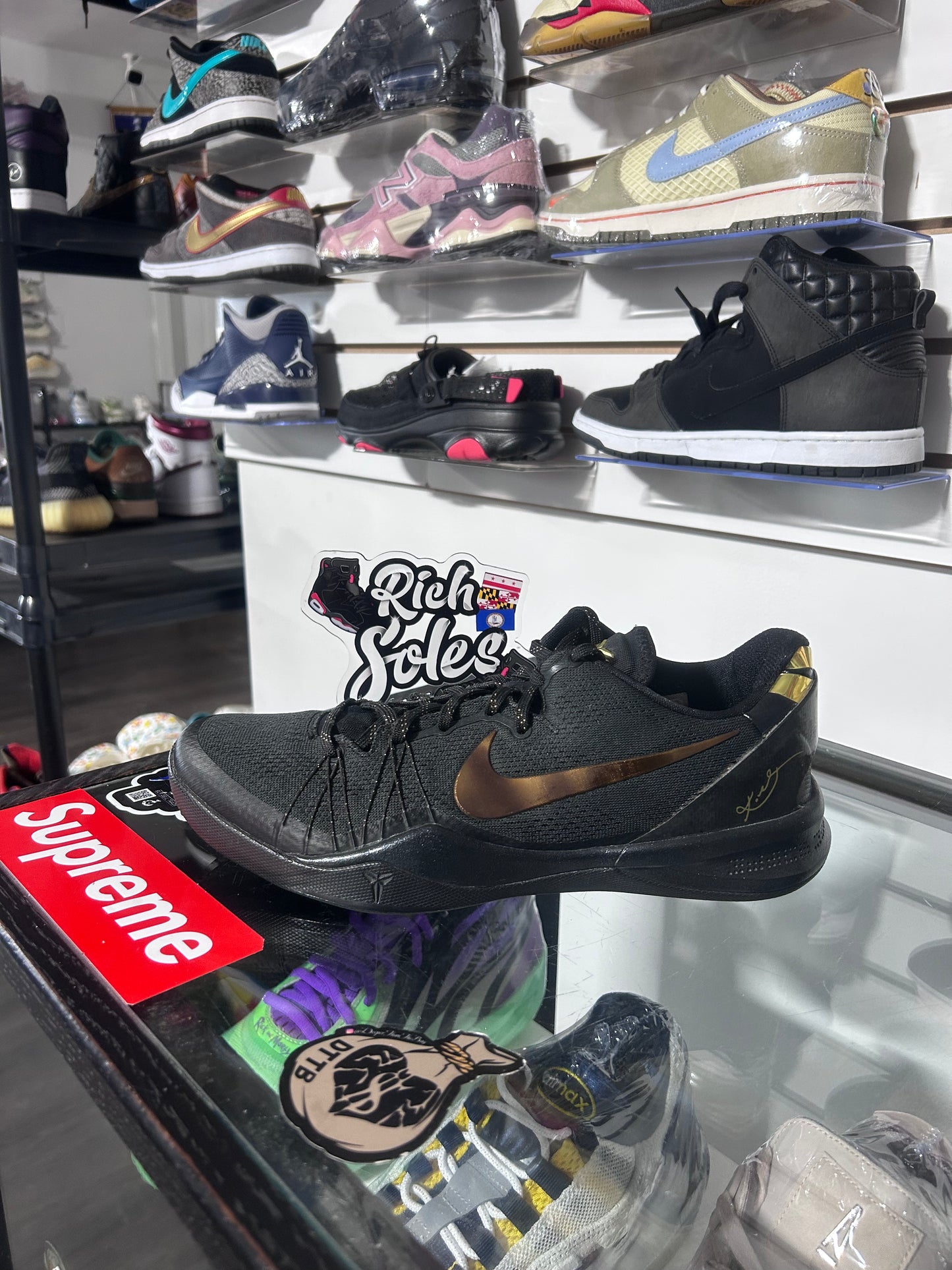 Kobe 8 Elite+ Black Gold