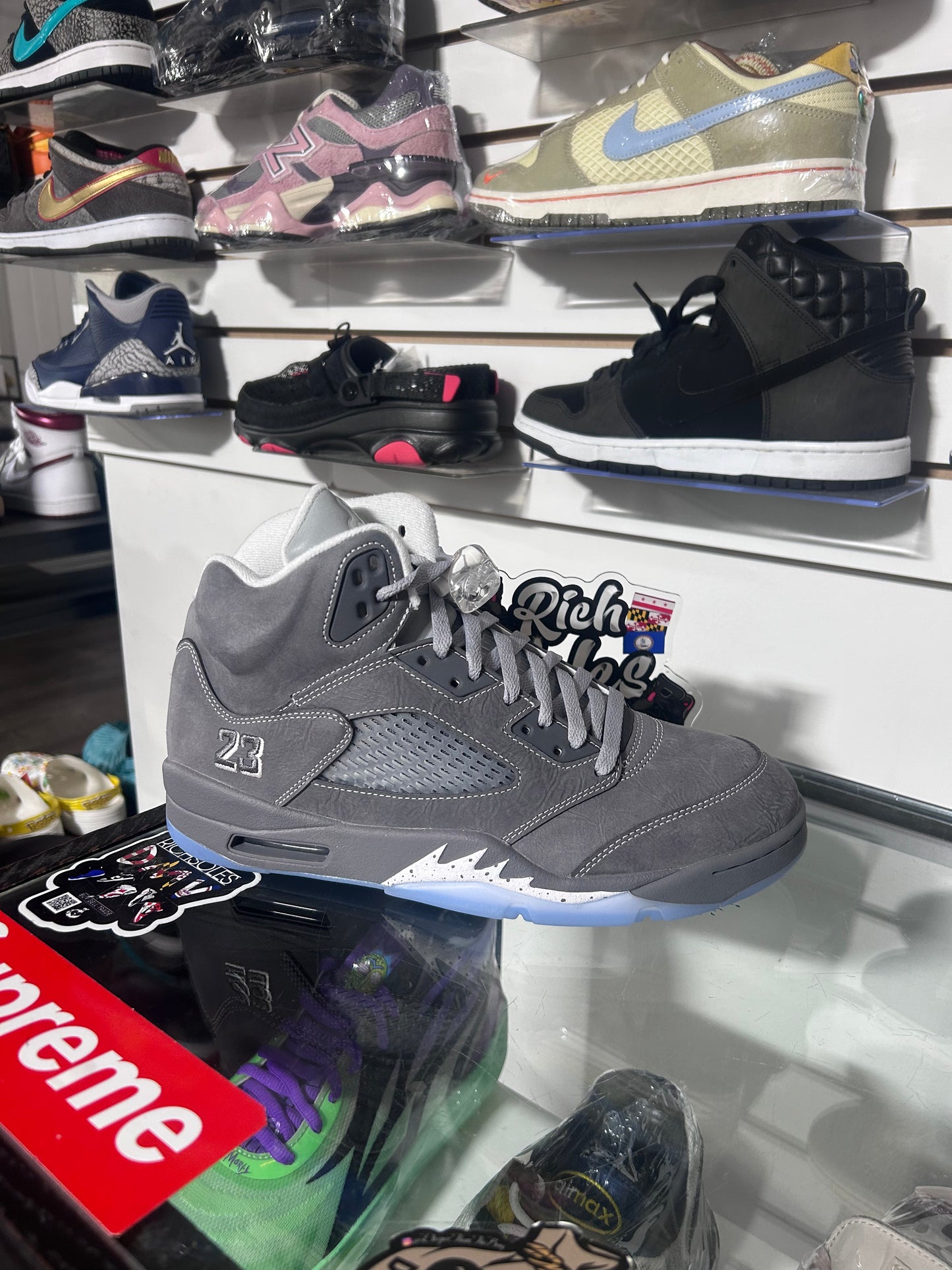 Wolf Grey 5’s