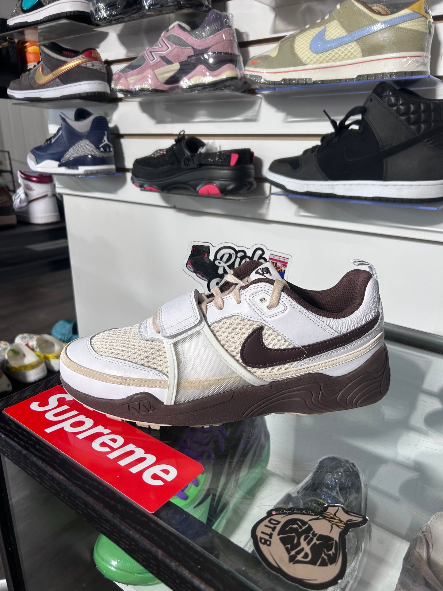 Travis Scott Field Jaxx ‘Light Chocolate’