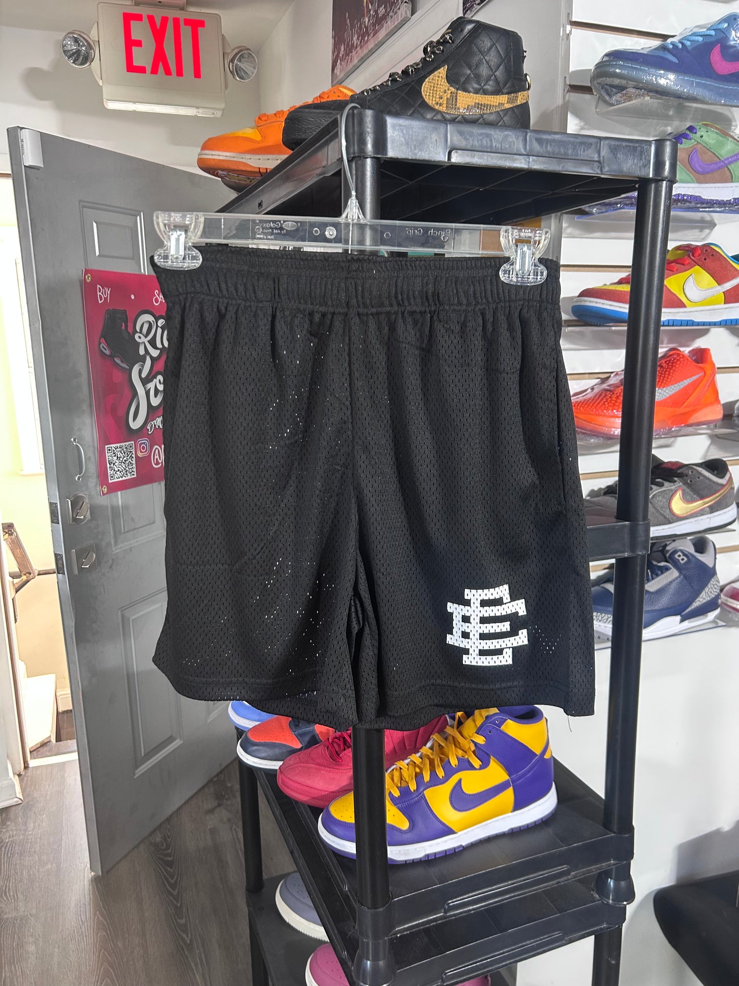 Basic Short ‘Black/White’