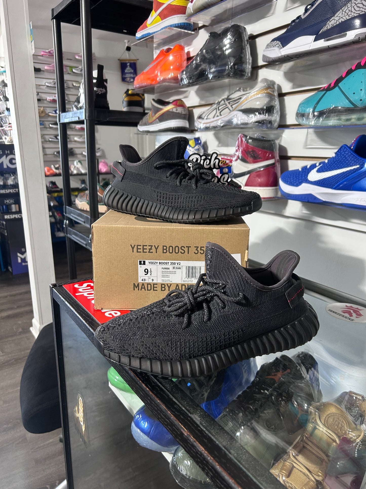 Yzy 350 V2 ‘Black’